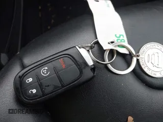 2021 Jeep Cherokee Altitude с VIN 1C4PJMLB7MD117394, выставлен на аукционе IAAI как лот 42330963 с пробегом 60 230 миль миль и . История ставок и продаж доступна на DreamBid. Изображение 11.
