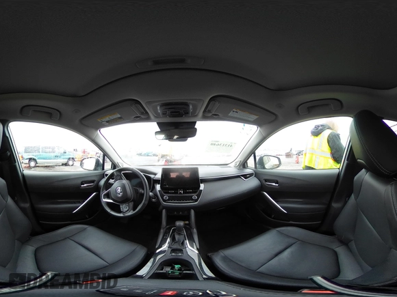 2023 Toyota Corolla Cross XLE z VIN 7MUDAABG0PV077852, wystawiony jako IAAI lot #41313640 z przebiegiem 23 201 mil mil oraz . Historia ofert i sprzedaży dostępna na DreamBid. Obrazek 21.