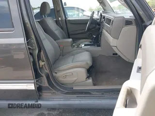 2006 Jeep Commander with VIN 1J8HG48K86C363187, listed as a IAAI auction lot 42090246 with 140,956 mi miles. Bid and sale history available at carsss.com. Image 5.