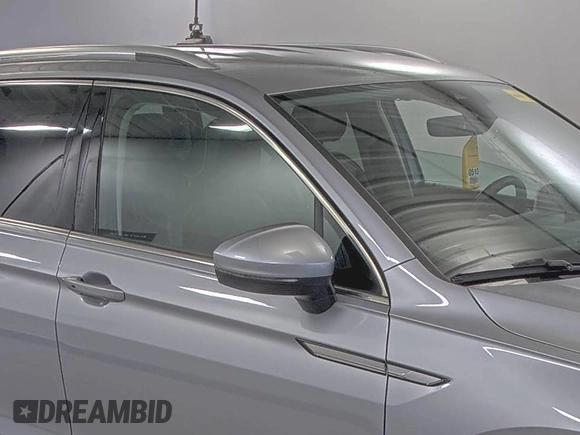 2024 Volkswagen Tiguan SE with VIN 3VV3B7AX9RM084536, listed as a IAAI auction lot 42708274 with 33,250 mi miles and . Bid and sale history available at DreamBid. Image 31.