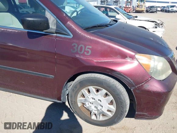 2008 Honda Odyssey LX with VIN 5FNRL382X8B038788, listed as a IAAI auction lot 41816070 with 122,687 mi miles. Bid and sale history available at carsss.com. Image 12.