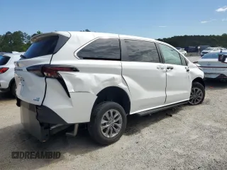 2024 Toyota Sienna LE z VIN 5TDKRKEC1RS195484, wystawiony jako Copart lot #55688995 z przebiegiem 20 281 mil mil oraz Czysty tytuł • Clean title. Historia ofert i sprzedaży dostępna na DreamBid. Obrazek 3.