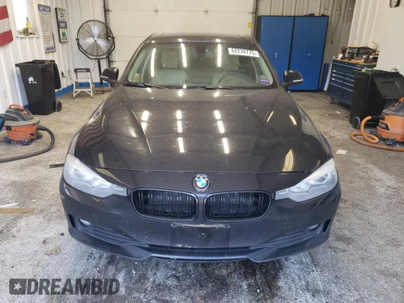 2014 BMW 3 Series 320i xDrive with VIN WBA3C3C53EP661742, listed as a Copart auction lot 62230775 with Not provided miles and Clean title. Bid and sale history available at DreamBid. Image 5.