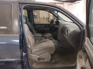 2004 GMC Envoy XL SLE with VIN 1GKET16S746189409, listed as a IAAI auction lot 41255883 with 177,785 mi miles. Bid and sale history available at carsss.com. Image 5.