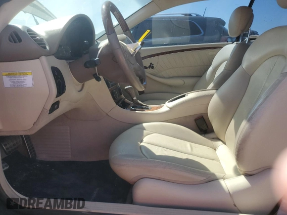 2009 Mercedes-Benz CLK 350 z VIN WDBTJ56H99F261060, wystawiony jako Copart lot #69812004 z przebiegiem 105 218 mil mil oraz Szkoda całkowita • Salvage title. Historia ofert i sprzedaży dostępna na DreamBid. Obrazek 7.