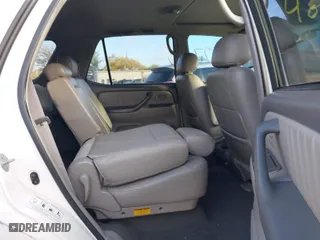 2002 Toyota Sequoia Limited with VIN 5TDBT48A52S070095, listed as a IAAI auction lot 40798627 with 284,290 mi miles. Bid and sale history available at carsss.com. Image 8.