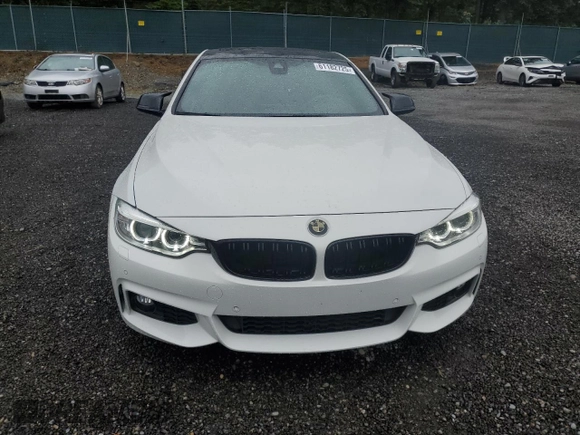2017 BMW 4 Series 430i xDrive with VIN WBA4R9C39HK879013, listed as a Copart auction lot 61182725 with 102,448 mi miles and Salvage title. Bid and sale history available at DreamBid. Image 5.