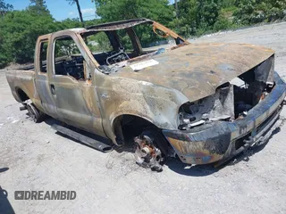2004 Ford F-250 XL z VIN 1FTNX21P84EA99085, wystawiony jako IAAI lot #42283838 z przebiegiem Nie podano mil oraz . Historia ofert i sprzedaży dostępna na DreamBid. Obrazek 1.