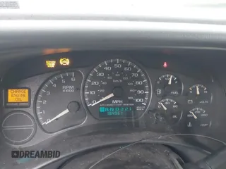 2002 Chevrolet Suburban LS with VIN 1GNFK16Z62J141868, listed as a IAAI auction lot 41534100 with 184,961 mi miles. Bid and sale history available at carsss.com. Image 7.