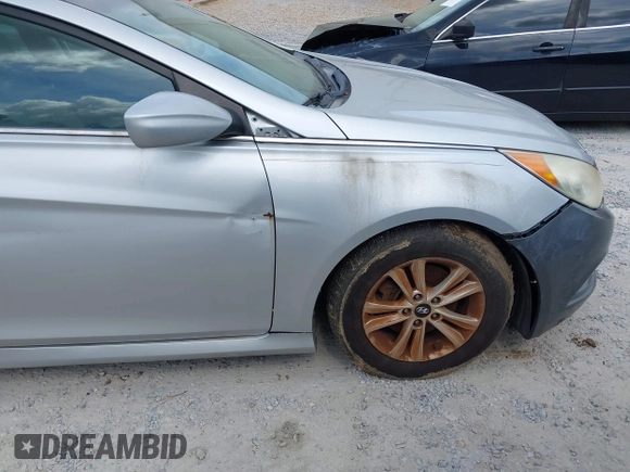 2014 Hyundai Sonata GLS with VIN 5NPEB4ACXEH859896, listed as a IAAI auction lot 42131282 with 174,700 mi miles and . Bid and sale history available at carsss.com. Image 6.