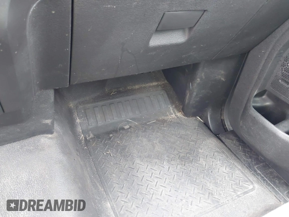 2013 Ford F-150 XL with VIN 1FTMF1EM1DKF11213, listed as a IAAI auction lot 40984100 with 117,793 mi miles. Bid and sale history available at carsss.com. Image 6.