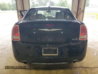 2013 Chrysler 300 SRT-8 z VIN 2C3CCAFJ5DH652791, wystawiony jako Copart lot #55895915 z przebiegiem 146 485 mil mil oraz Szkoda całkowita • Salvage title. Historia ofert i sprzedaży dostępna na DreamBid. Obrazek 6.