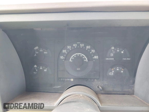 1989 GMC Sierra 2500 z VIN 1GTGK24K3KE532638, wystawiony jako IAAI lot #41830554 z przebiegiem 177 390 mil mil oraz . Historia ofert i sprzedaży dostępna na DreamBid. Obrazek 7.