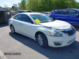 2015 Nissan Altima SV z VIN 1N4AL3AP9FC233381, wystawiony jako IAAI lot #42053865 z przebiegiem 176 593 mil mil oraz . Historia ofert i sprzedaży dostępna na DreamBid. Obrazek 1.