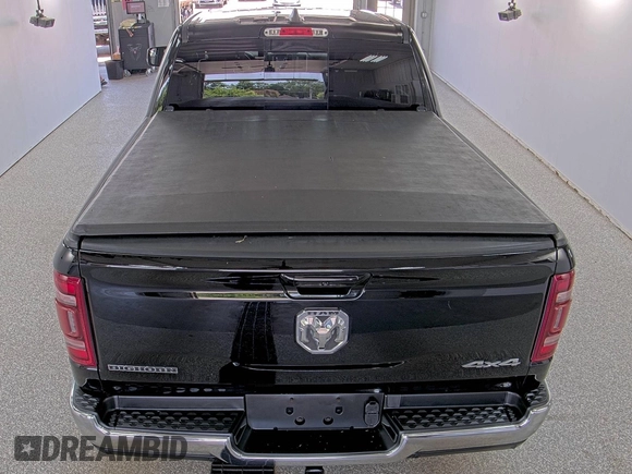 2022 Ram 1500 Big Horn z VIN 1C6RRFFG3NN179009, wystawiony jako IAAI lot #42521052 z przebiegiem 60 189 mil mil oraz . Historia ofert i sprzedaży dostępna na DreamBid. Obrazek 7.
