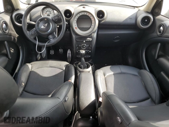 2012 MINI Countryman S with VIN WMWZC5C5XCWM14551, listed as a Copart auction lot 57329265 with 140,814 mi miles and Clean Title. Bid and sale history available at DreamBid. Image 8.