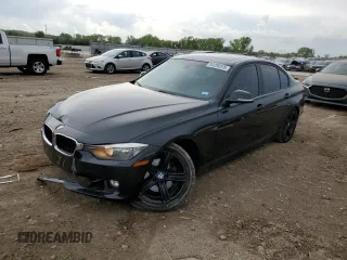2013 BMW 3 Series 328i xDrive z VIN WBA3B3C5XDF540195, wystawiony jako Copart lot #54256315 z przebiegiem 131 015 mil mil oraz Szkoda całkowita • Salvage title. Historia ofert i sprzedaży dostępna na DreamBid. Obrazek 1.