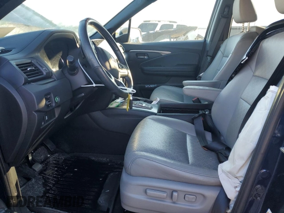 2019 Honda Passport EX-L with VIN 5FNYF7H55KB011252, listed as a Copart auction lot 82930234 with 61,777 mi miles and Salvage Title. Bid and sale history available at carsss.com. Image 7.
