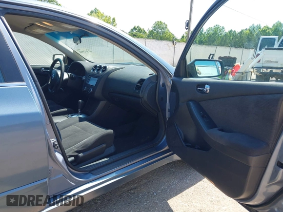 2012 Nissan Altima S z VIN 1N4AL2AP0CC216121, wystawiony jako IAAI lot #42342068 z przebiegiem 145 556 mil mil oraz . Historia ofert i sprzedaży dostępna na DreamBid. Obrazek 20.