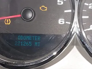 2007 Chevrolet Silverado 1500 1LT with VIN 2GCEK19J671602045, listed as a IAAI auction lot 41538984 with 221,265 mi miles and . Bid and sale history available at DreamBid. Image 16.