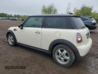 2011 MINI Hardtop z VIN WMWSU3C56BT096298, wystawiony jako Copart lot #55764375 z przebiegiem 141 499 mil mil oraz Szkody całkowita. Historia ofert i sprzedaży dostępna na DreamBid. Obrazek 2.