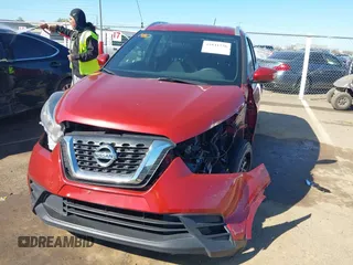 2019 Nissan Kicks S with VIN 3N1CP5CU4KL511255, listed as a IAAI auction lot 41841226 with 91,575 mi miles and . Bid and sale history available at carsss.com. Image 6.