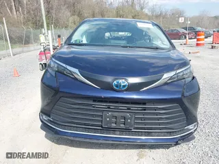 2024 Toyota Sienna XLE with VIN 5TDYRKEC3RS190250, listed as a IAAI auction lot 41900029 with 1 mi miles. Bid and sale history available at carsss.com. Image 12.