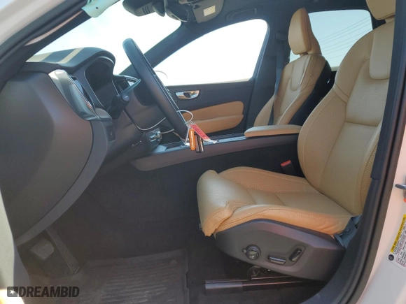 2023 Volvo XC60 Ultimate Bright Theme with VIN YV4L12DF6P1313169, listed as a Copart auction lot 48658935 with 5,829 mi miles and Salvage Title. Bid and sale history available at carsss.com. Image 7.