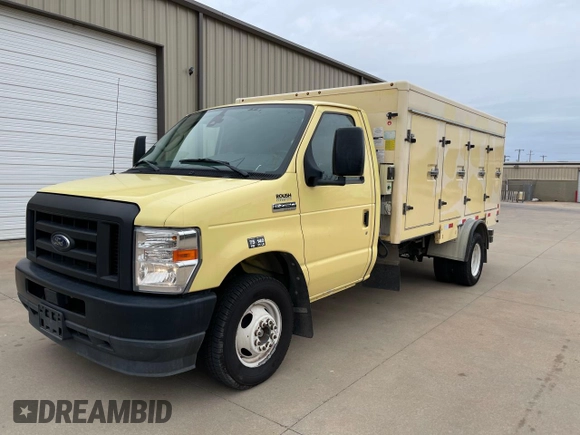 2021 Ford Econoline Cargo with VIN 1FDXE4FN8MDC34245, listed as a Copart auction lot 52241605 with 70,916 mi miles and Clean Title. Bid and sale history available at DreamBid. Image 2.