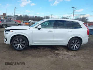 2020 Volvo XC90 Momentum with VIN YV4102PK8L1552784, listed as a IAAI auction lot 41416039 with 53,302 mi miles. Bid and sale history available at carsss.com. Image 14.