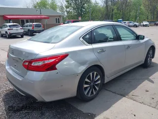2017 Nissan Altima S z VIN 1N4AL3AP4HC288839, wystawiony jako IAAI lot #42162440 z przebiegiem 222 000 mil mil oraz . Historia ofert i sprzedaży dostępna na DreamBid. Obrazek 4.