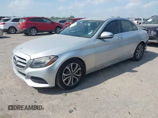 2017 Mercedes-Benz C 300 z VIN 55SWF4JB6HU231626, wystawiony jako IAAI lot #42065902 z przebiegiem 74 607 mil mil oraz . Historia ofert i sprzedaży dostępna na DreamBid. Obrazek 19.
