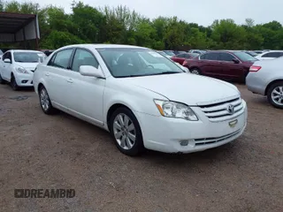 2006 Toyota Avalon XL with VIN 4T1BK36B86U128447, listed as a IAAI auction lot 41961682 with 117,347 mi miles. Bid and sale history available at carsss.com. Image 1.