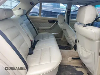 1991 Mercedes-Benz 560 с VIN WDBCA39E4MA568180, выставлен на аукционе Copart как лот 60405755 с пробегом 100 880 миль миль и Чистый • Clean title. История ставок и продаж доступна на DreamBid. Изображение 10.