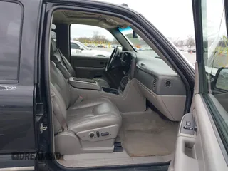 2005 Chevrolet Tahoe LS with VIN 1GNEK13TX5J179510, listed as a IAAI auction lot 41833007 with 192,402 mi miles. Bid and sale history available at carsss.com. Image 5.