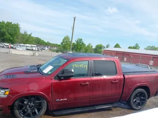 2022 Ram 1500 Laramie z VIN 1C6SRFJT0NN333200, wystawiony jako IAAI lot #42217219 z przebiegiem 27 332 mil mil oraz . Historia ofert i sprzedaży dostępna na DreamBid. Obrazek 14.