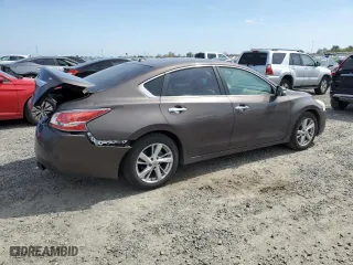 2015 Nissan Altima 2.5 with VIN 1N4AL3AP9FC255087, listed as a Copart auction lot 50465255 with 200,258 mi miles and Salvage Title. Bid and sale history available at carsss.com. Image 3.