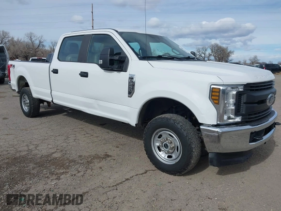 2019 Ford F-250 XL z VIN 1FT7W2B60KEF78955, wystawiony jako IAAI lot #41851147 z przebiegiem 205 275 mil mil oraz . Historia ofert i sprzedaży dostępna na DreamBid. Obrazek 1.