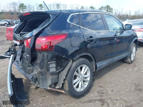 2017 Nissan Rogue Sport SL with VIN JN1BJ1CR4HW133894, listed as a IAAI auction lot 41986785 with 95,386 mi miles. Bid and sale history available at carsss.com. Image 4.