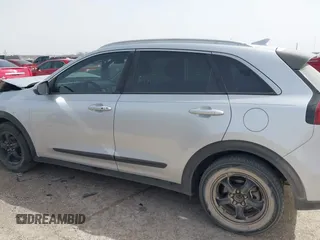 2017 Kia Niro LX with VIN KNDCB3LC6H5088243, listed as a IAAI auction lot 41747137 with 122,149 mi miles. Bid and sale history available at carsss.com. Image 14.