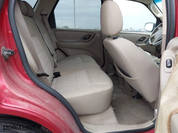 2007 Ford Escape XLT with VIN 1FMCU93167KB06439, listed as a IAAI auction lot 41906378 with 47,722 mi miles. Bid and sale history available at carsss.com. Image 8.