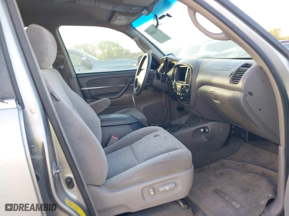 2005 Toyota Sequoia SR5 with VIN 5TDZT34AX5S260090, listed as a IAAI auction lot 41826887 with 231,033 mi miles. Bid and sale history available at carsss.com. Image 5.