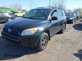 2007 Toyota RAV4 with VIN JTMBD33V676026194, listed as a IAAI auction lot 42001542 with 188,991 mi miles. Bid and sale history available at carsss.com. Image 2.
