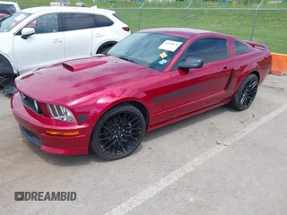 2007 Ford Mustang GT Deluxe с VIN 1ZVFT82H075198785, выставлен на аукционе IAAI как лот 42349870 с пробегом 42 229 миль миль и . История ставок и продаж доступна на DreamBid. Изображение 2.