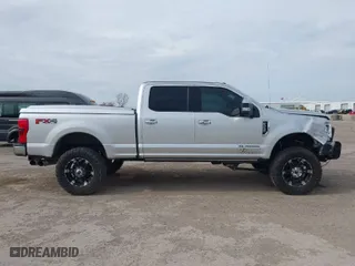 2017 Ford Super Duty F-250 SRW Lariat with VIN 1FT7W2BTXHED57250, listed as a IAAI auction lot 41724650 with 88,796 mi miles. Bid and sale history available at carsss.com. Image 13.