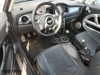 2004 MINI Cooper Hardtop S with VIN WMWRE334X4TD89355, listed as a Copart auction lot 51381075 with 128,293 mi miles and Clean Title. Bid and sale history available at carsss.com. Image 8.