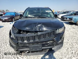 2020 Jeep Compass Latitude z VIN 3C4NJDBB0LT100664, wystawiony jako Copart lot #47980585 z przebiegiem 78 548 mil mil oraz Szkoda całkowita • Salvage title. Historia ofert i sprzedaży dostępna na DreamBid. Obrazek 5.