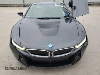2015 BMW i8 z VIN WBY2Z2C50FV674256, wystawiony jako Copart lot #56895134 z przebiegiem 33 484 mil mil oraz Szkody całkowita. Historia ofert i sprzedaży dostępna na DreamBid. Obrazek 12.