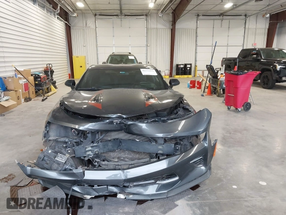 2017 Chevrolet Camaro 2SS z VIN 1G1FH1R78H0101803, wystawiony jako IAAI lot #42331031 z przebiegiem 83 150 mil mil oraz . Historia ofert i sprzedaży dostępna na DreamBid. Obrazek 12.