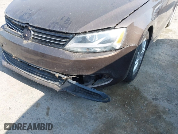 2014 Volkswagen Jetta SE with VIN 3VWD17AJ7EM385606, listed as a IAAI auction lot 42575046 with 86,889 mi miles and . Bid and sale history available at DreamBid. Image 6.